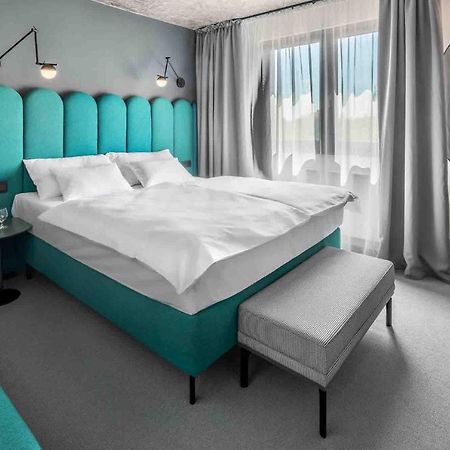 Boutique Hotel Mezi Svy Hradec Králové Dış mekan fotoğraf
