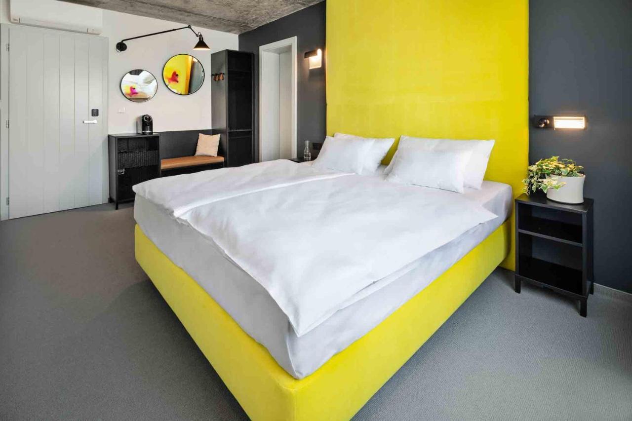 Boutique Hotel Mezi Svy Hradec Králové Dış mekan fotoğraf